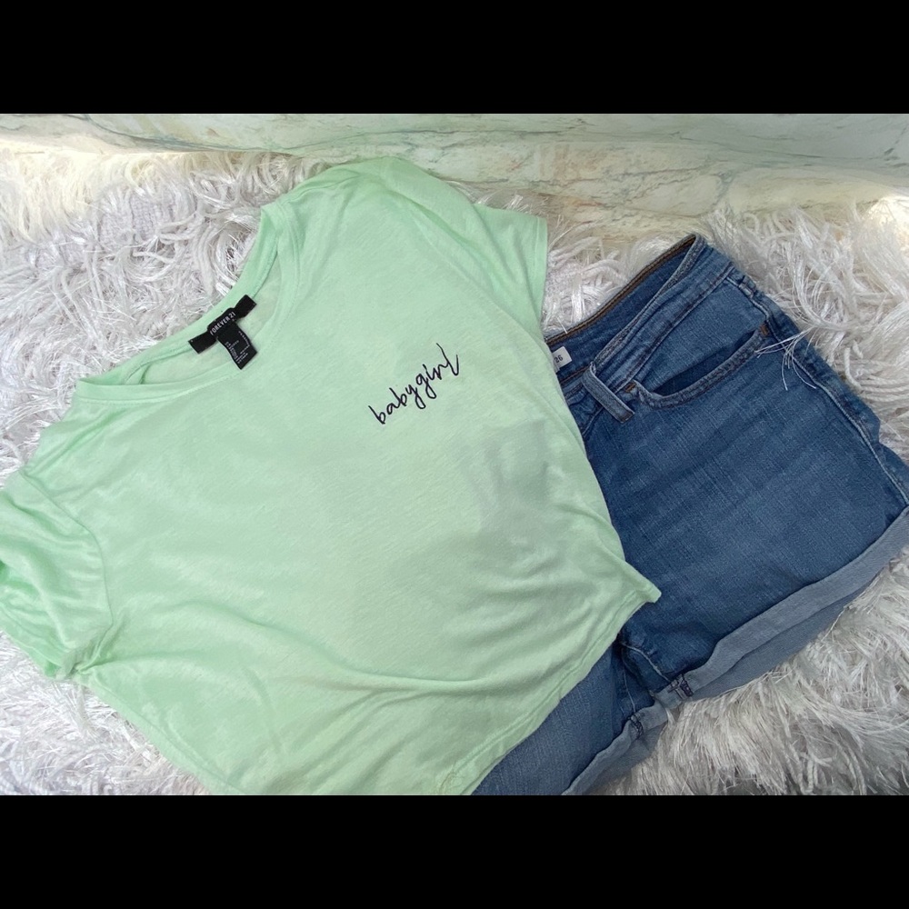 ⬇️ 2/$25 Listings - Forever 21 “baby girl” Embroidered Crop T-Shirt